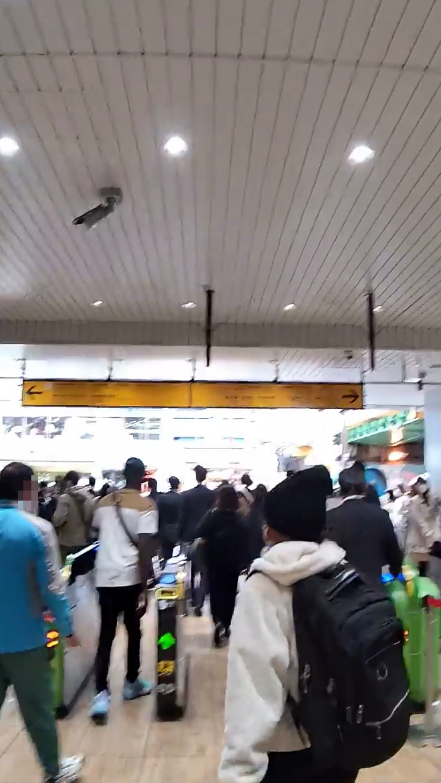 新大久保駅